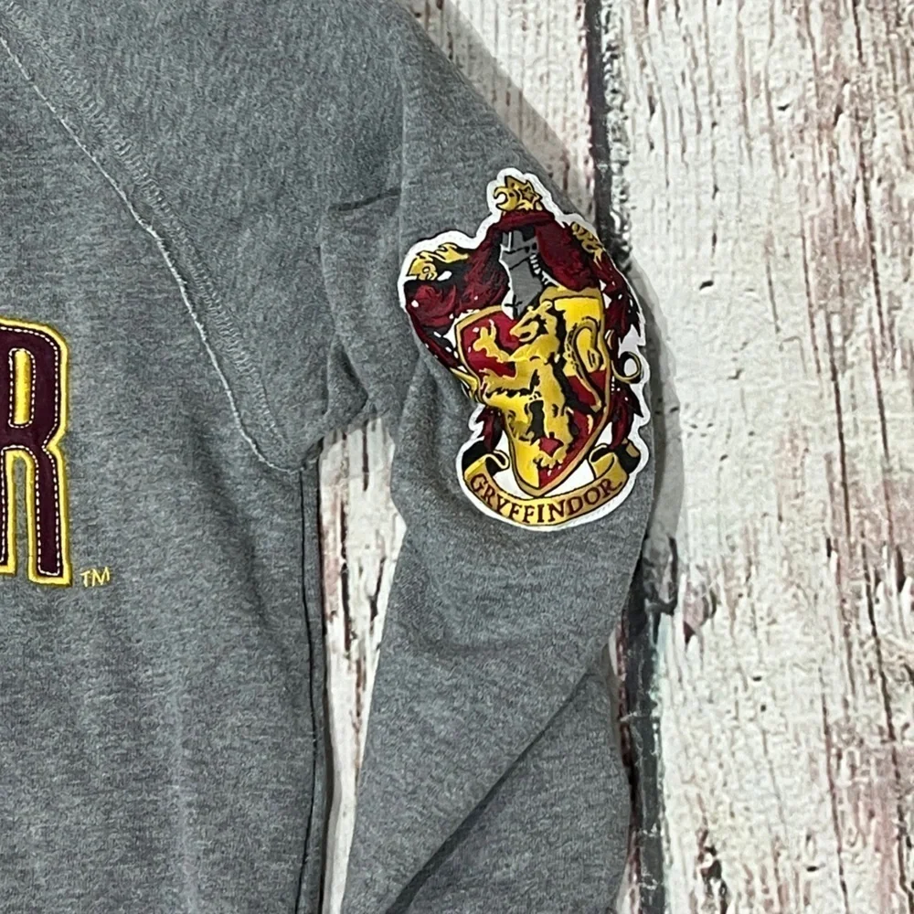 Harry Potter Universal Studios Gryffindor Crew Neck Womens Sweatshirt